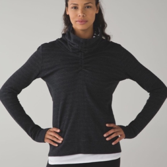Lululemon In A Cinch Long Sleeve Tee Reversible - Picture 2 of 11